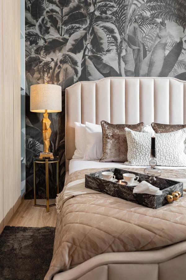 Qult - Orient Express Apartman Bukarest Kültér fotó